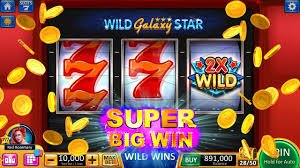Người chơi trên điện thoại tham gia game slot nổ hũ jackpot tại vn58